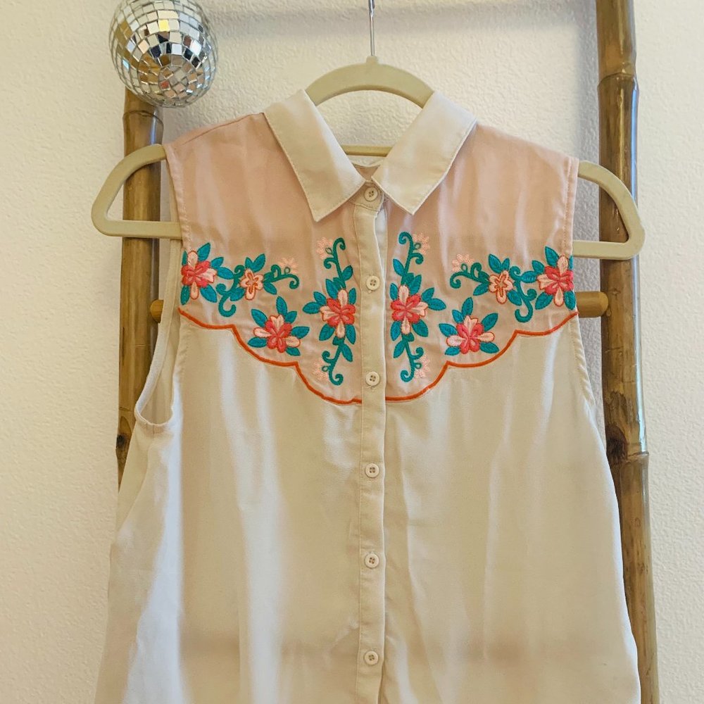 Lush Sleeveless Western Style Blouse